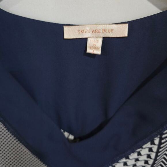 Skies are Blue women's blue chevron print short sleeves VNeck Blouse large - Picture 4 of 8